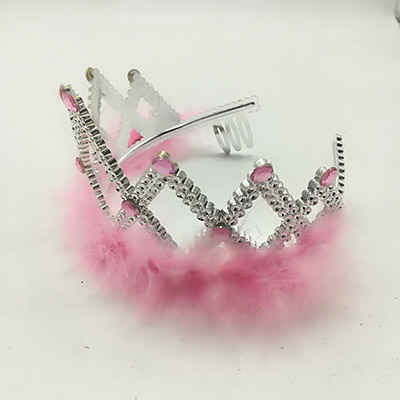 Girl Crown With Pink Yarn